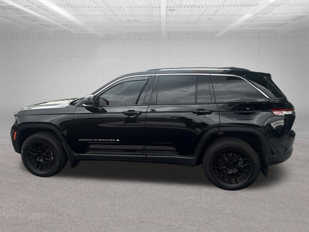 Used 2022 Jeep Grand Cherokee Limited AWD/4WD image 5