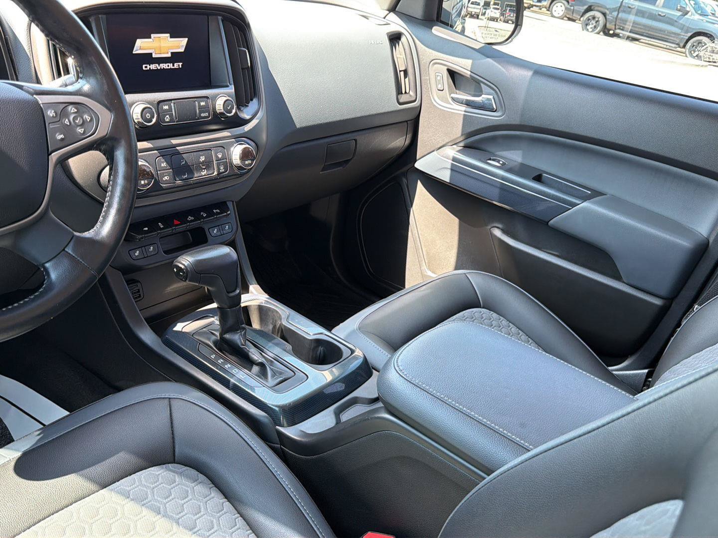 Used 2021 Chevrolet Colorado Z71 AWD/4WD image 24