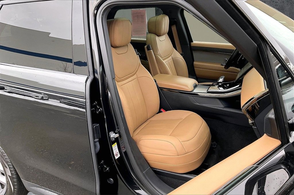 Used 2024 Land Rover Range Rover Sport SE image 29