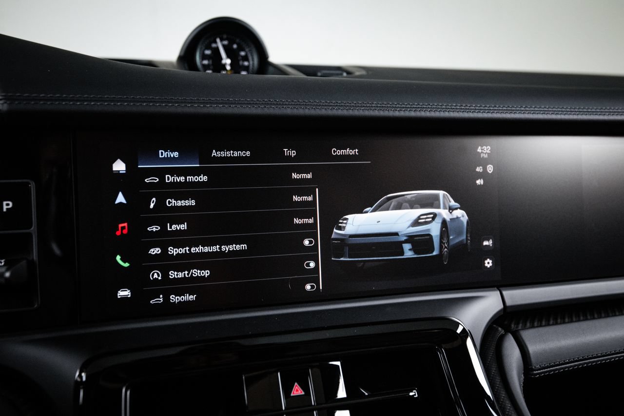 Certified 2026 Porsche Panamera GTS AWD/4WD image 18