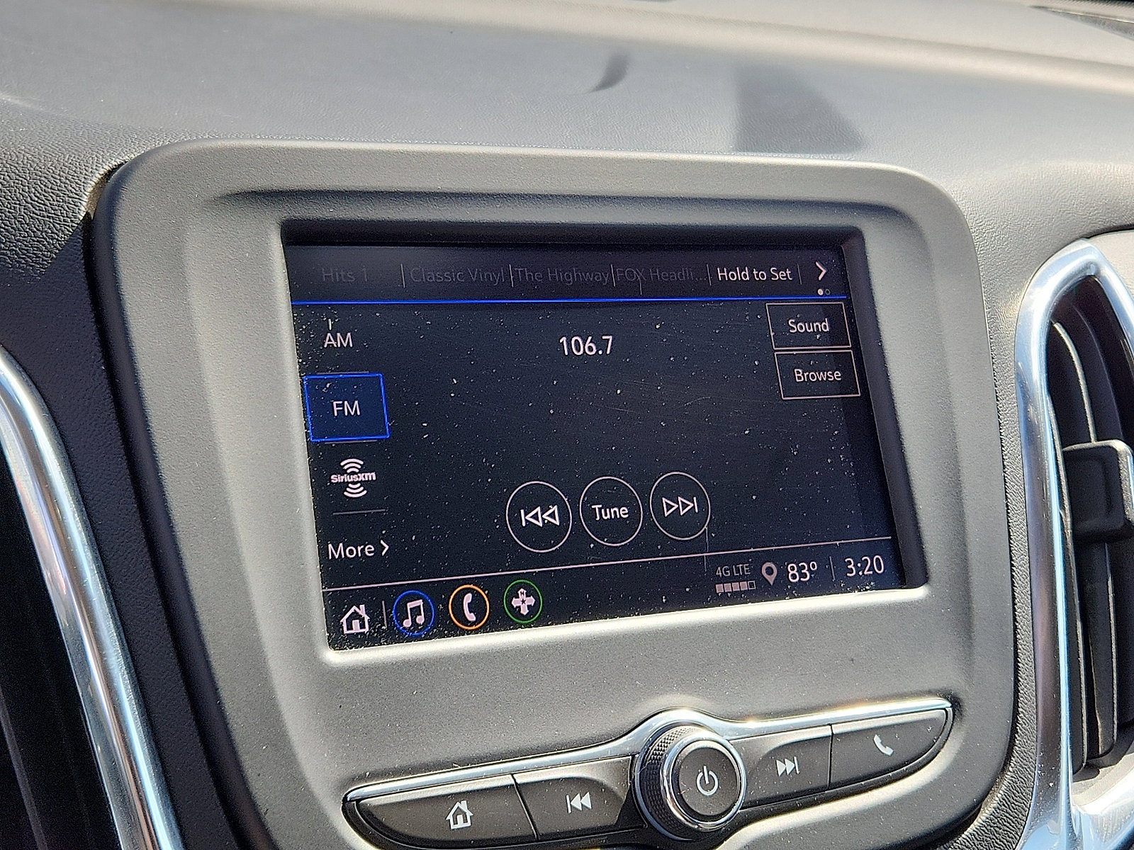 Used 2024 Chevrolet Equinox LT image 15