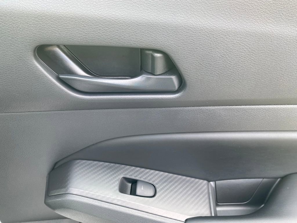 Used 2024 Nissan Altima 2.5 SV image 14