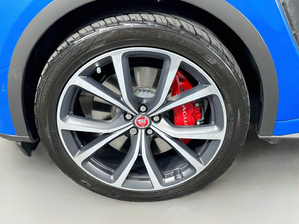 Used 2022 Jaguar F-PACE SVR AWD/4WD image 32