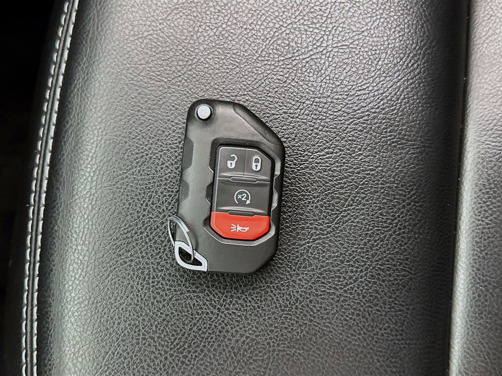 Used 2023 Jeep Wrangler Unlimited Sahara w/ Cold Weather Group image 34