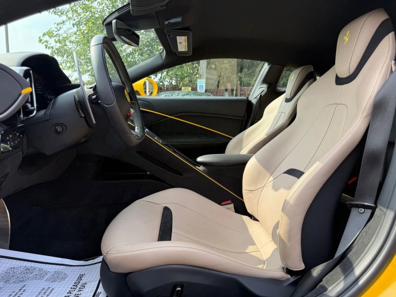 Used 2022 Ferrari Roma image 16