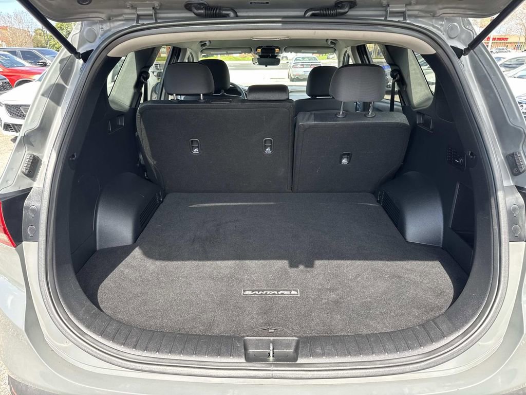 Used 2021 Hyundai Santa Fe SE image 9