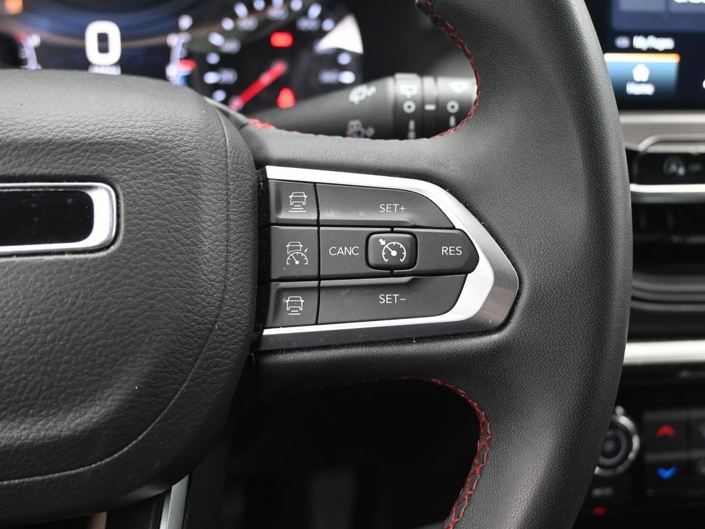 Used 2025 Jeep Compass Trailhawk image 12