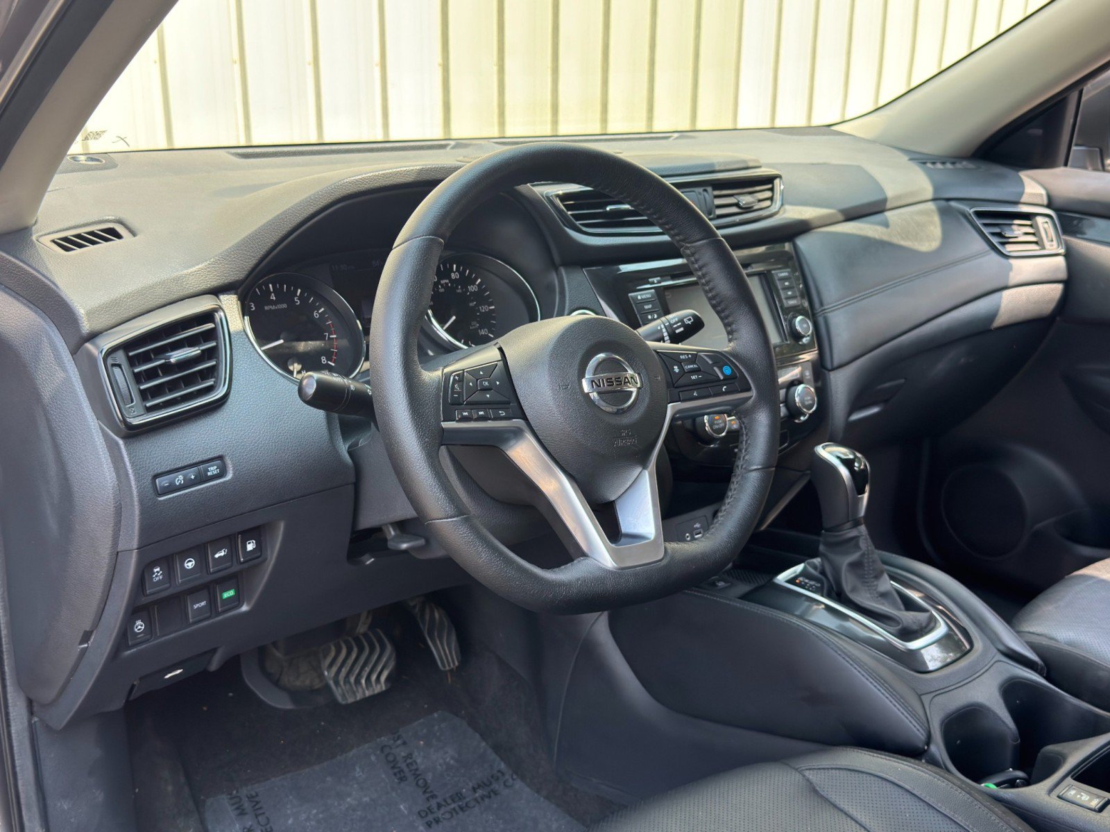 Used 2020 Nissan Rogue SL FWD image 12
