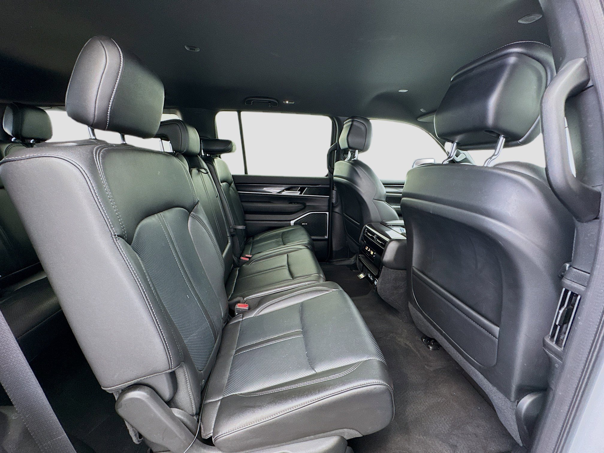 Used 2024 Jeep Wagoneer 2WD image 19