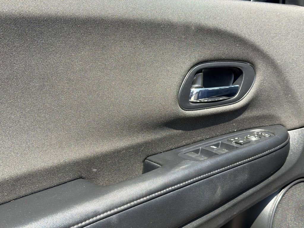 Used 2019 Honda HR-V LX image 18