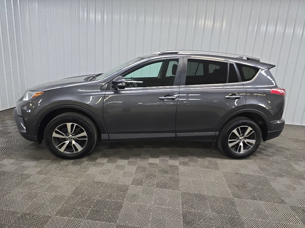 Used 2018 Toyota RAV4 XLE w/ Plus Extra Value Package AWD/4WD image 5