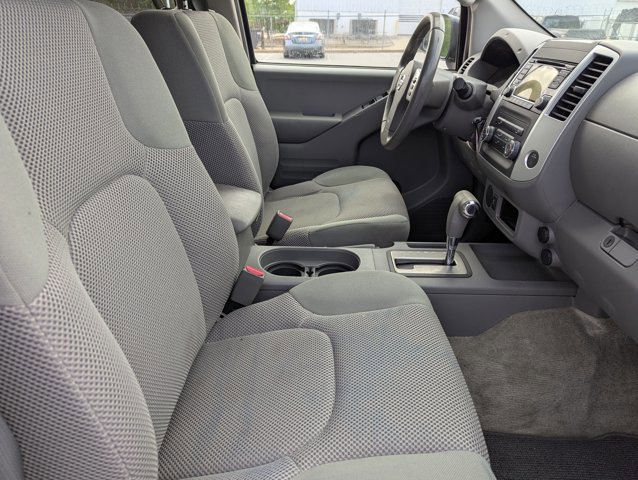 Used 2015 Nissan Frontier SV RWD image 26