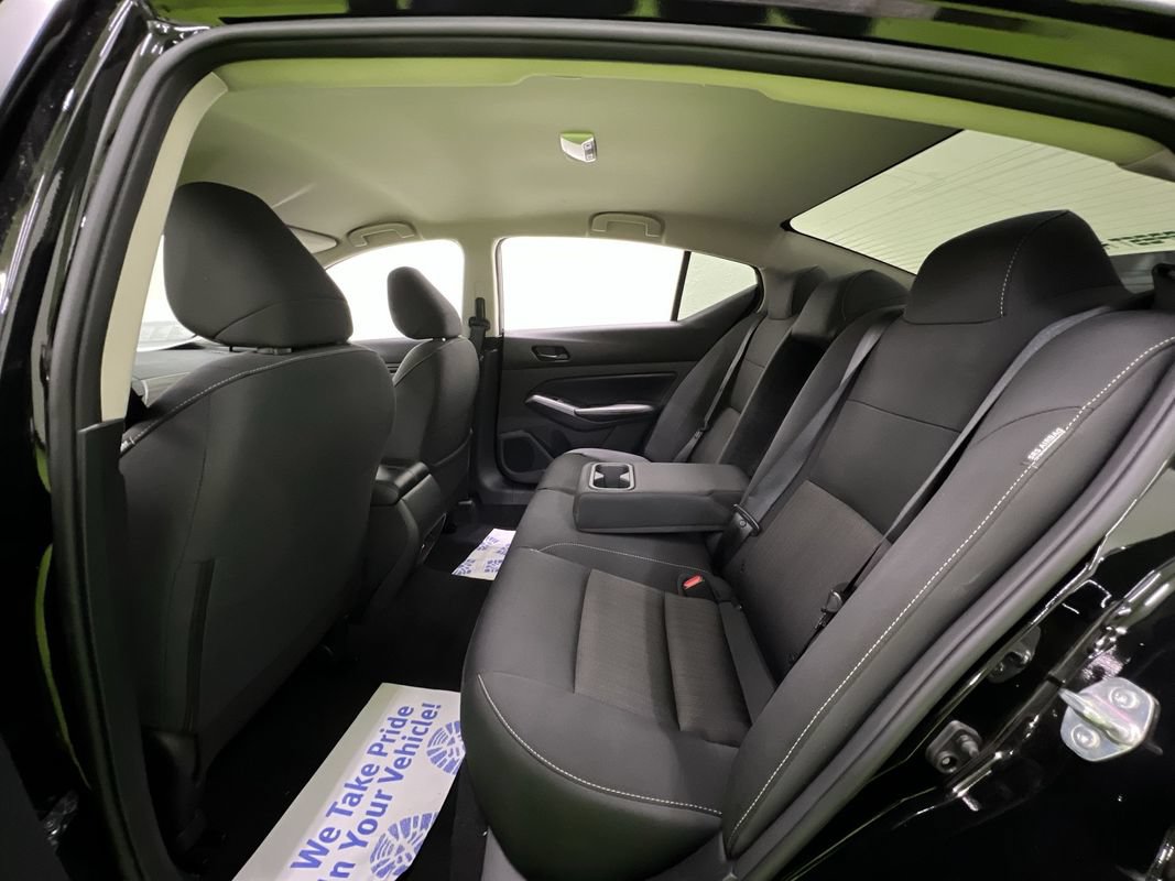 Used 2025 Nissan Altima 2.5 SV FWD image 25