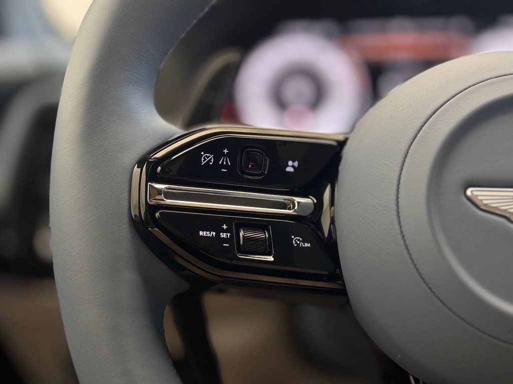 New 2025 Aston Martin DBX 707 image 35