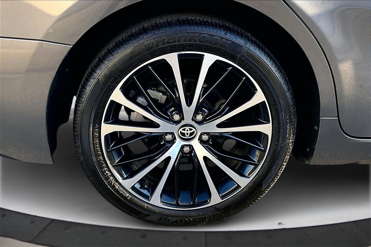 Used 2020 Toyota Camry SE image 32