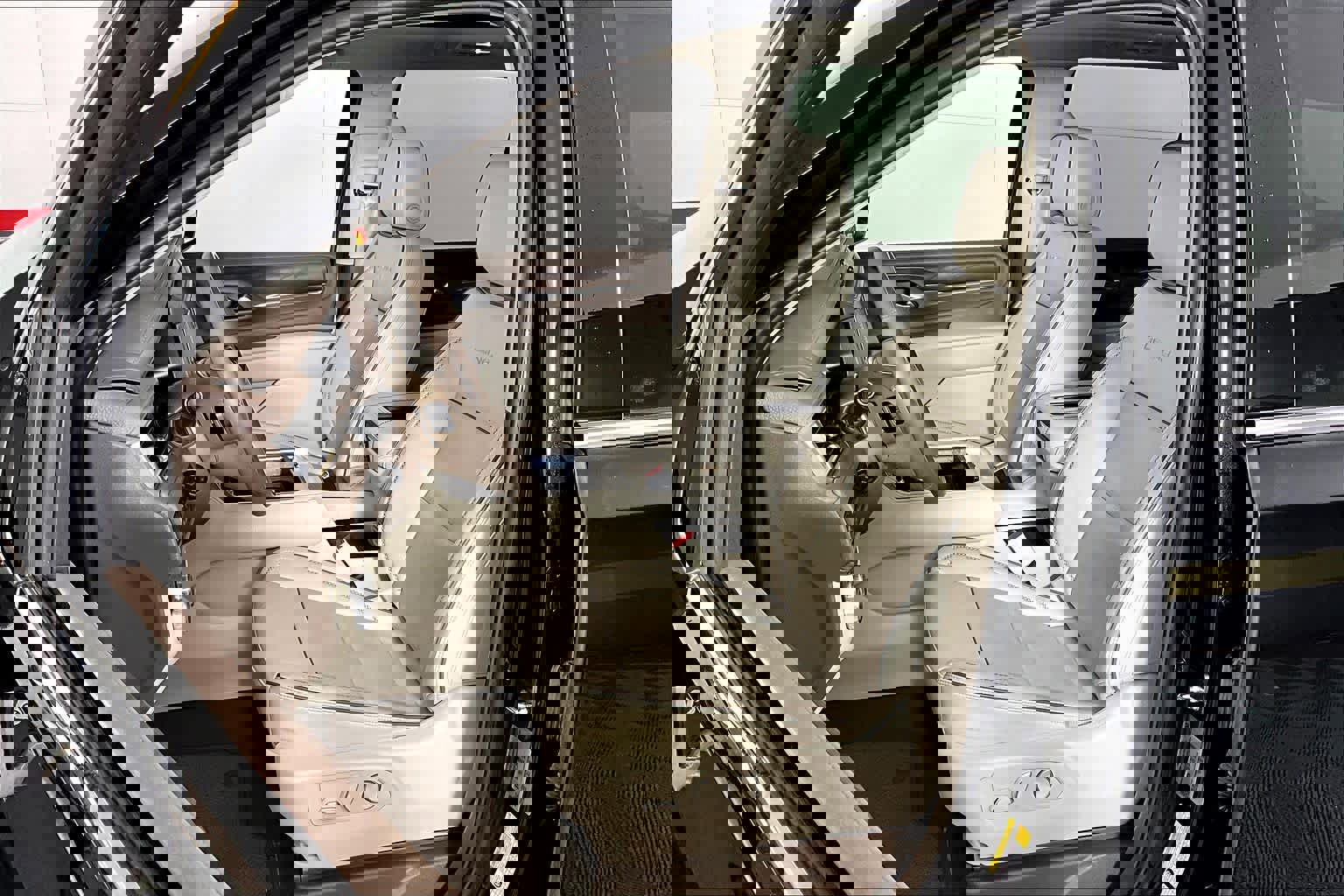 Certified 2024 GMC Yukon XL Denali image 7