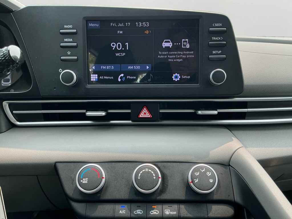 Used 2023 Hyundai Elantra SE FWD image 17