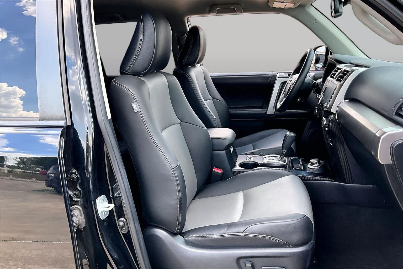 Used 2020 Toyota 4Runner SR5 Premium AWD/4WD image 9