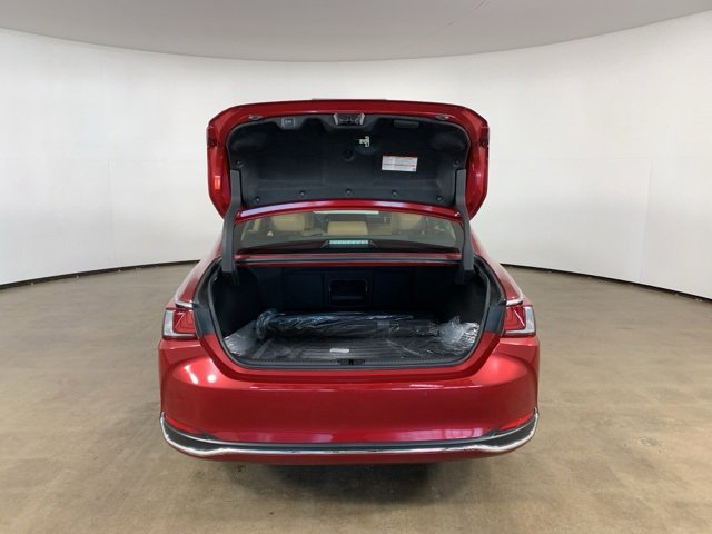 Used 2025 Lexus ES 300h 300h w/ Premium Package image 12