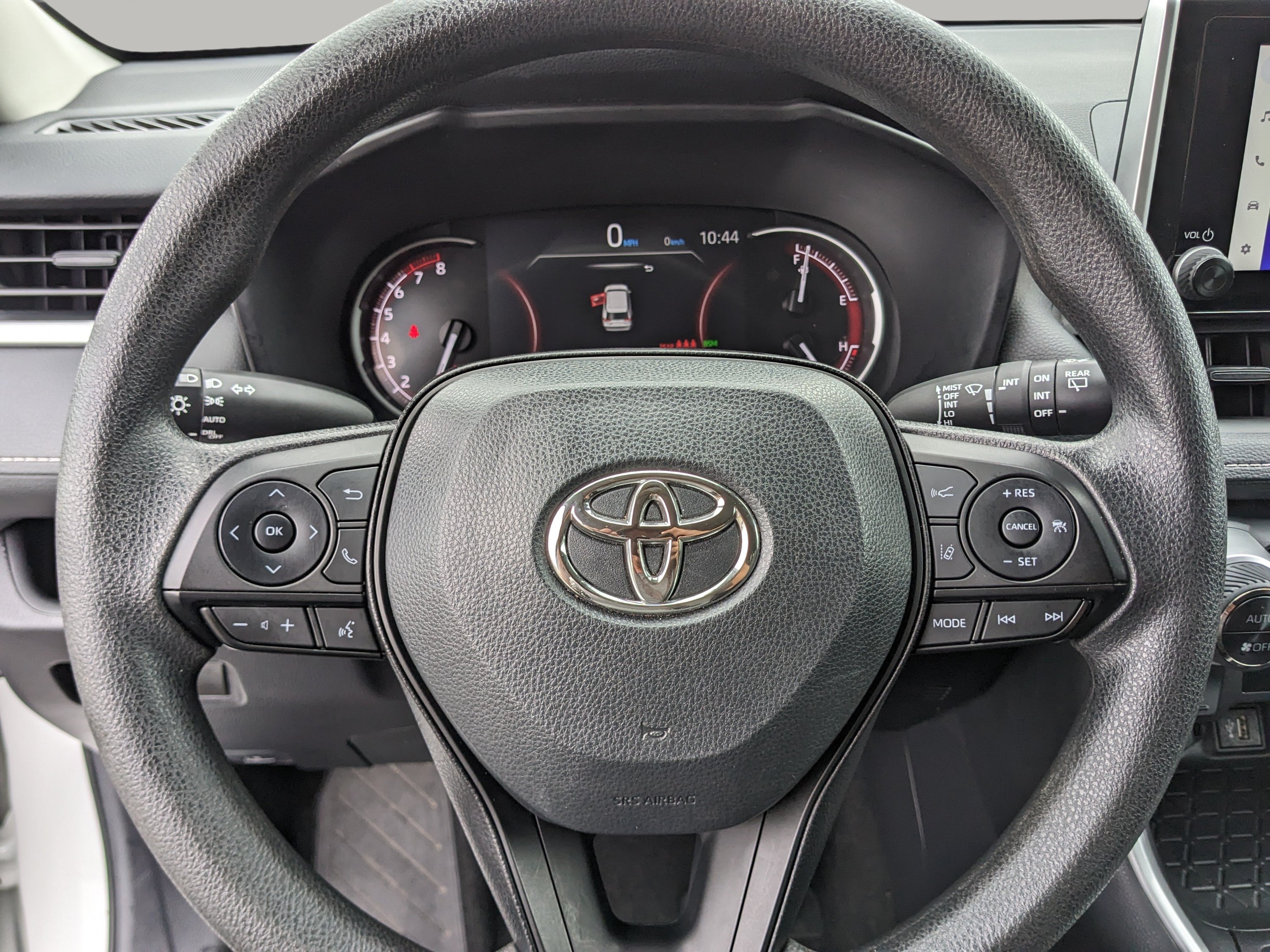 Used 2025 Toyota RAV4 XLE FWD image 34