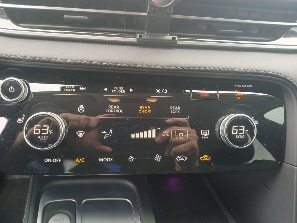 Used 2025 INFINITI QX60 Pure FWD image 23