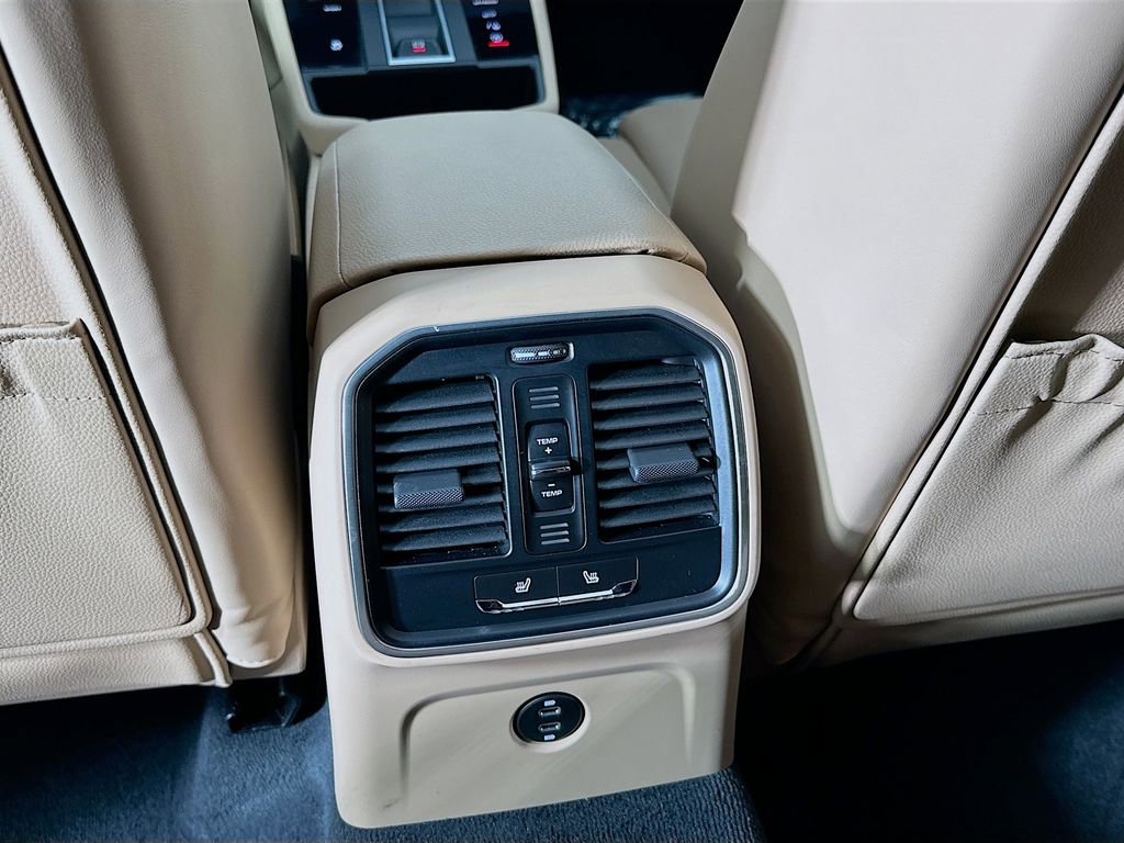 Used 2025 Porsche Macan image 27