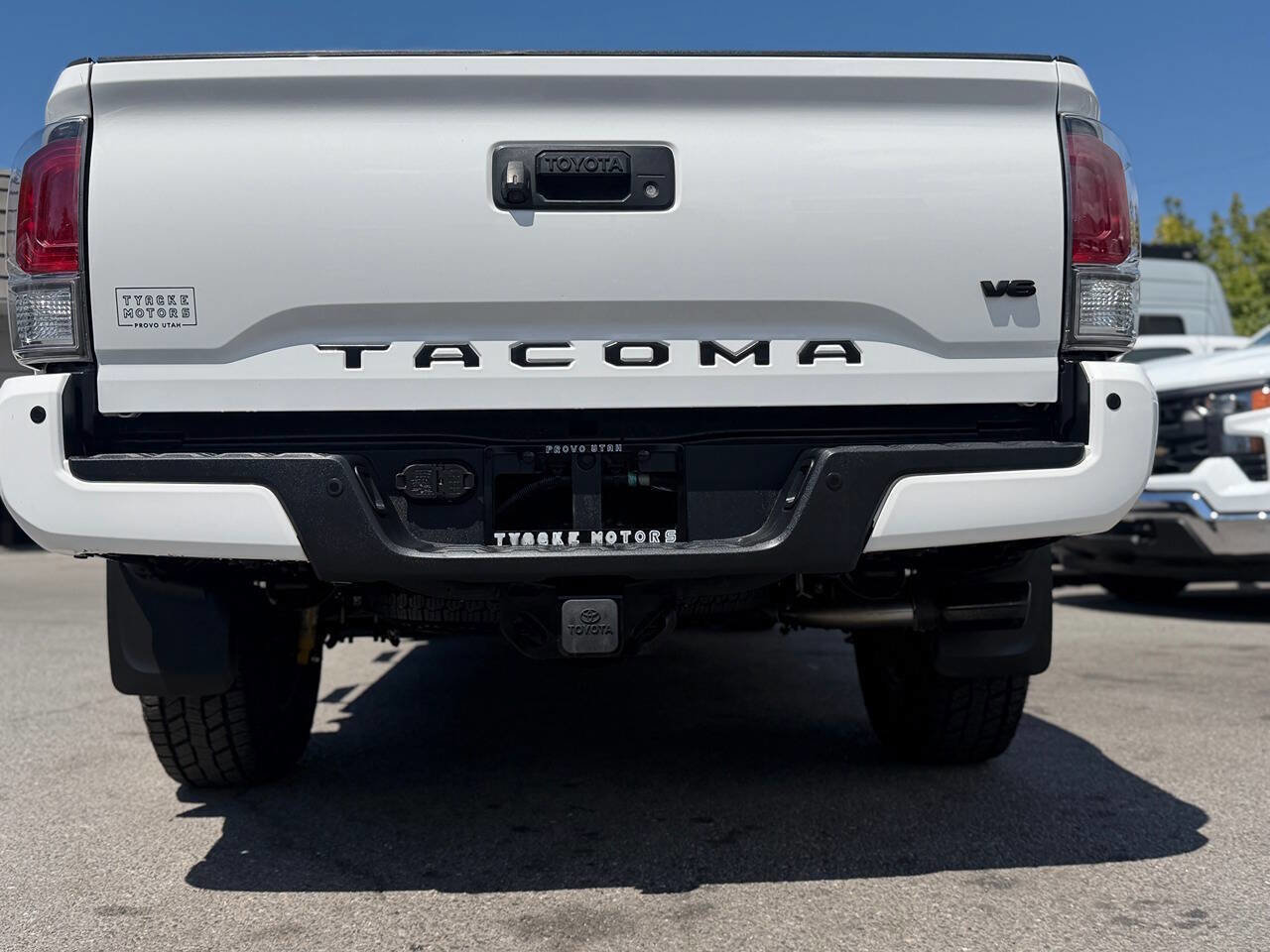 Used 2020 Toyota Tacoma TRD Off-Road w/ Technology Package AWD/4WD image 29