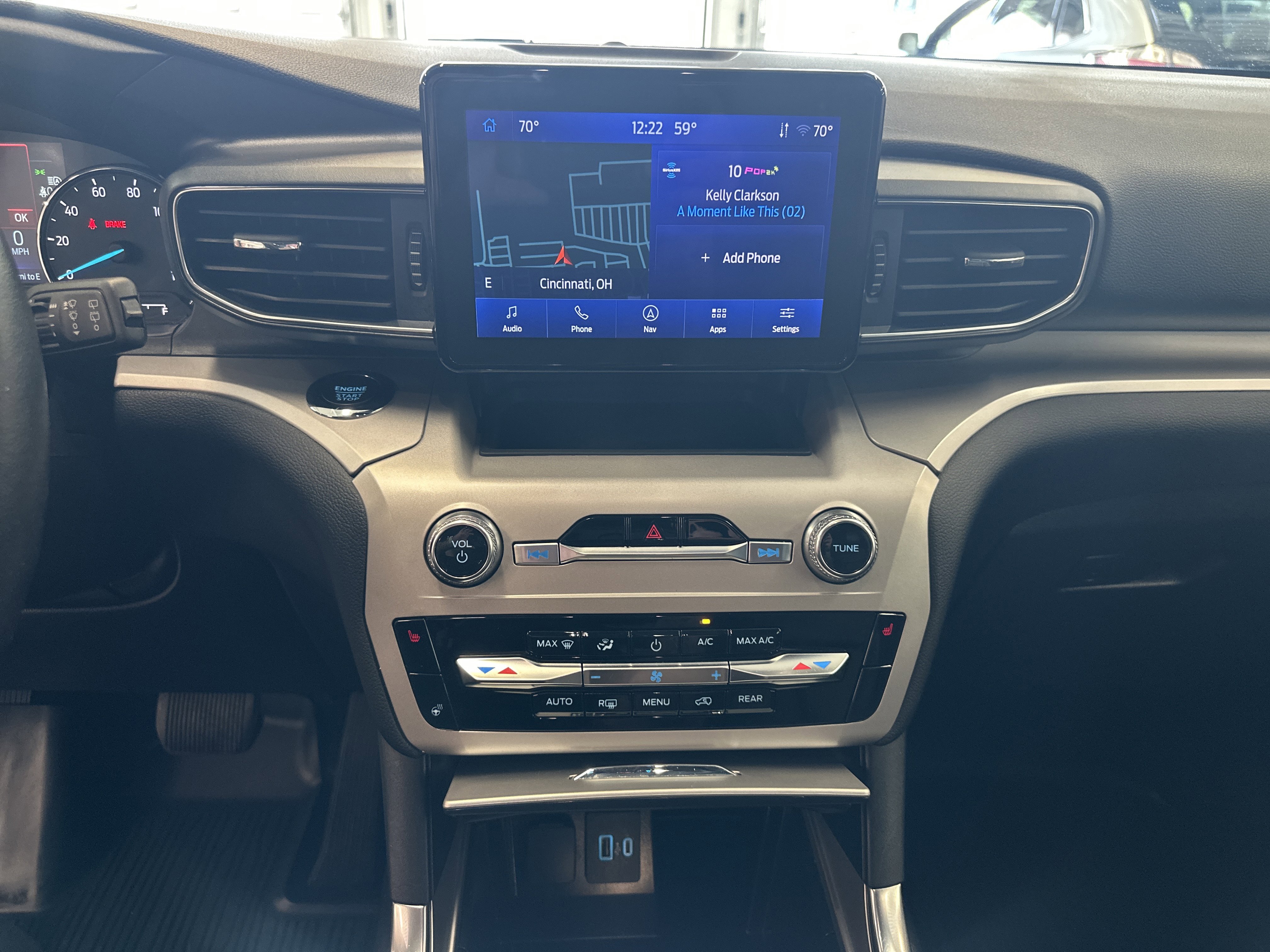 Used 2023 Ford Explorer XLT w/ Equipment Group 202A image 3