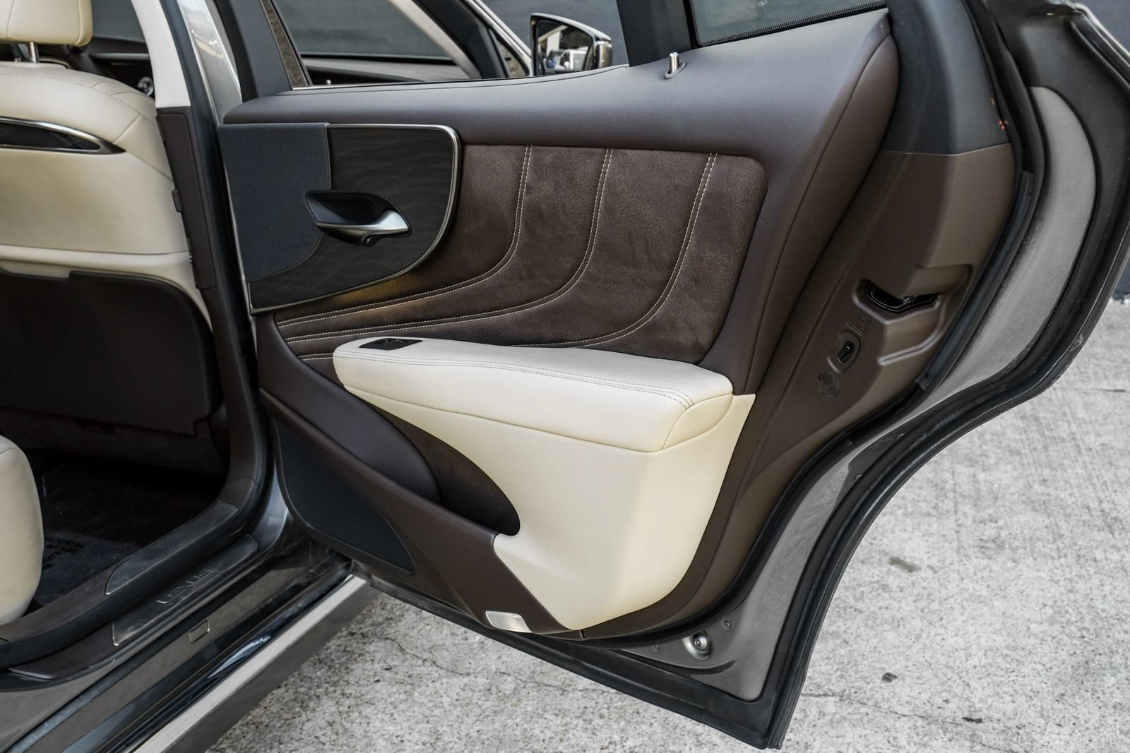 Used 2018 Lexus LS 500 AWD w/ Interior Upgrade Package image 45