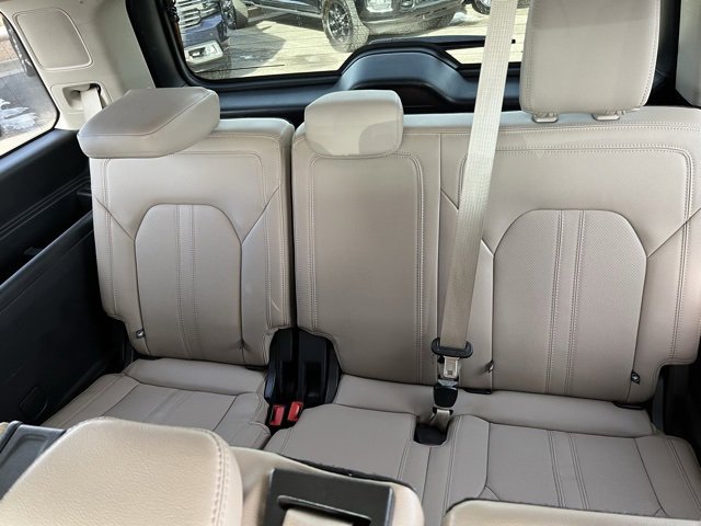 Used 2024 Ford Expedition Limited image 16