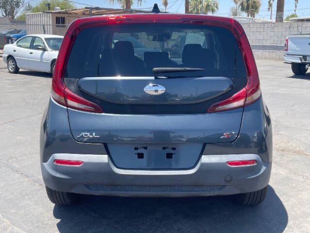 Used 2020 Kia Soul S FWD image 4