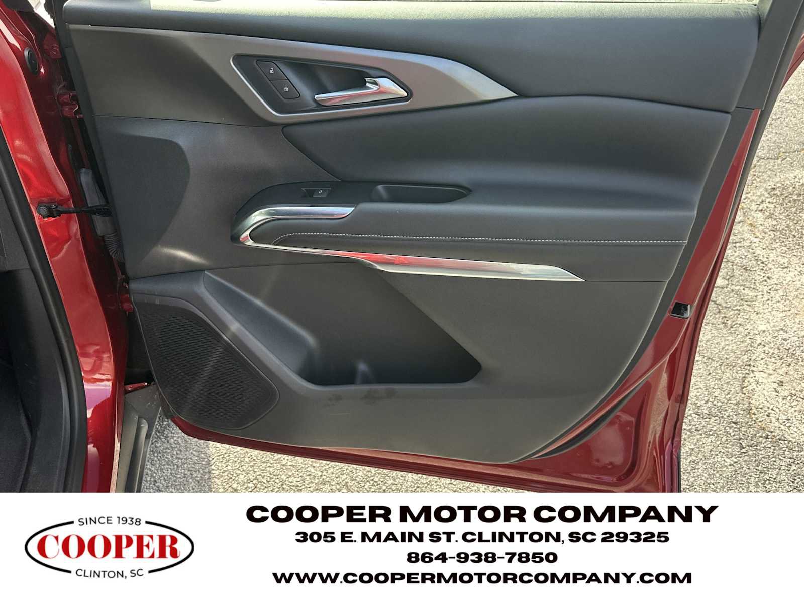 Used 2025 Chevrolet Traverse LT image 14