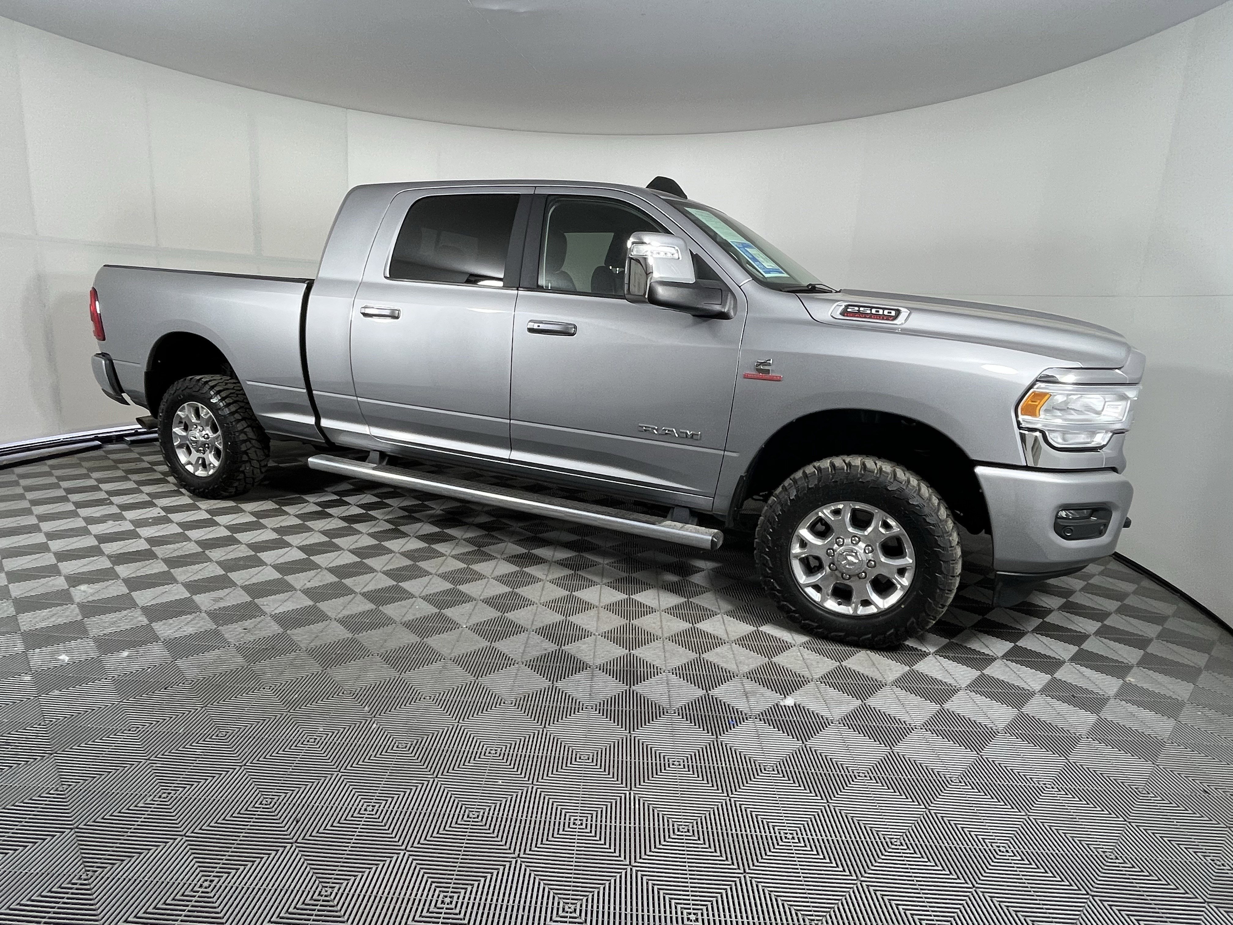 Used 2023 RAM 2500 Laramie AWD/4WD image 6