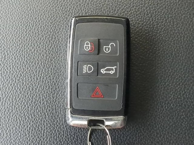 Used 2025 Jaguar F-PACE R-Dynamic S AWD/4WD image 36