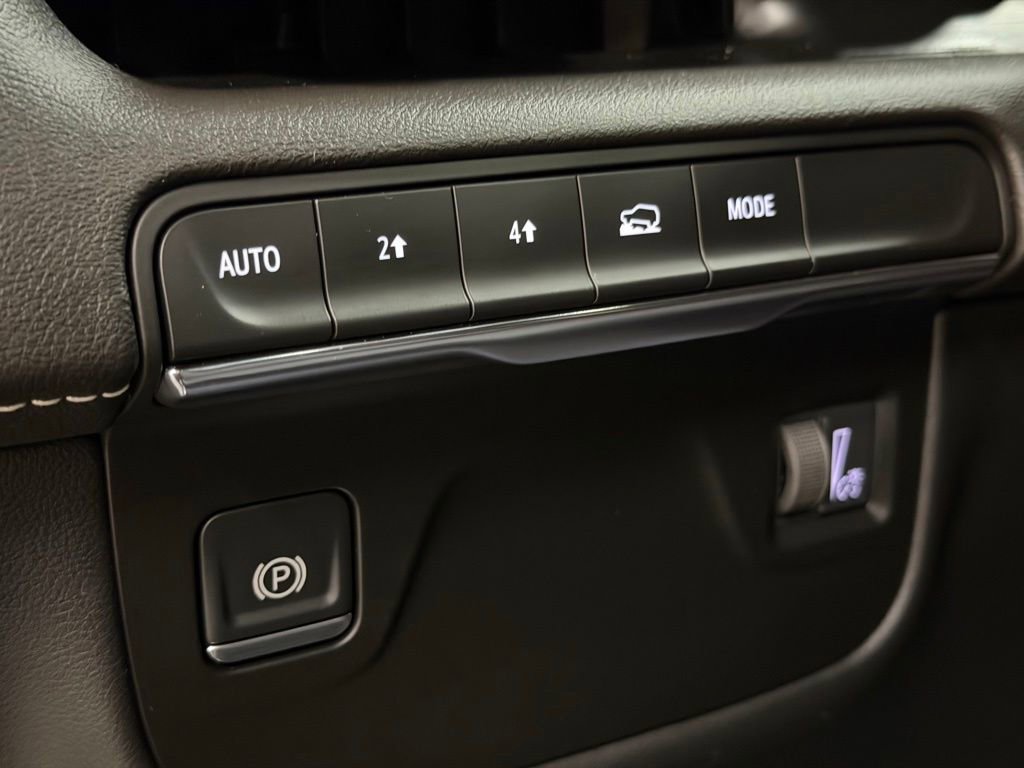 Used 2024 Cadillac Escalade ESV Premium Luxury image 35