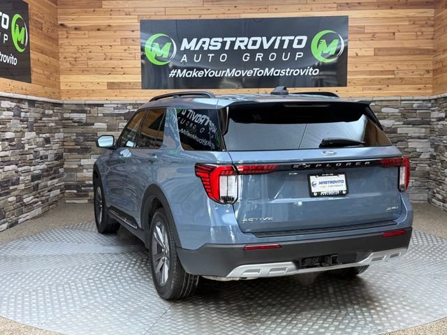 Used 2025 Ford Explorer Active w/ Active Comfort Package AWD/4WD image 8
