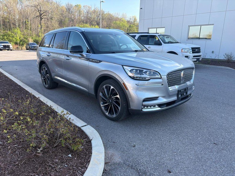 Certified 2020 Lincoln Aviator Reserve w/ Equipment Group 202A image 4