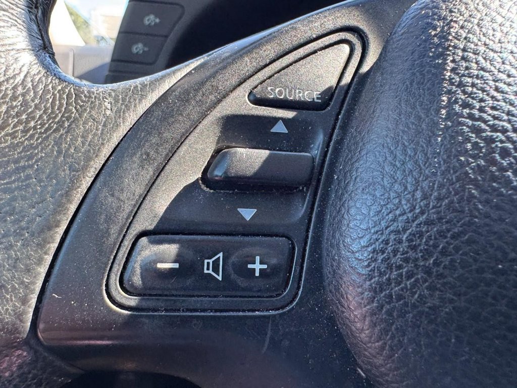 Used 2015 INFINITI Q40 AWD w/ Moonroof Package image 17