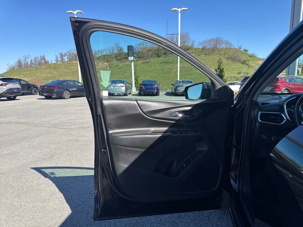 Used 2020 Chevrolet Equinox LT w/ Midnight Edition FWD image 27