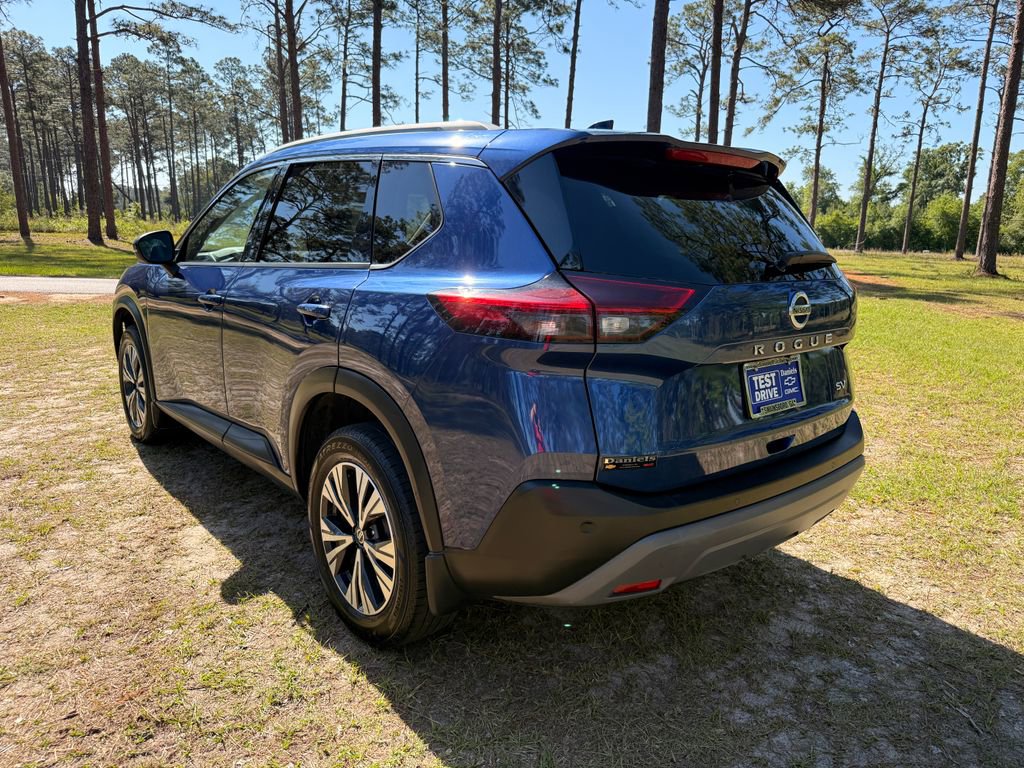 Used 2021 Nissan Rogue SV FWD image 3