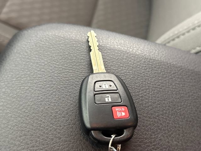 Used 2023 Toyota Tacoma SR AWD/4WD image 32