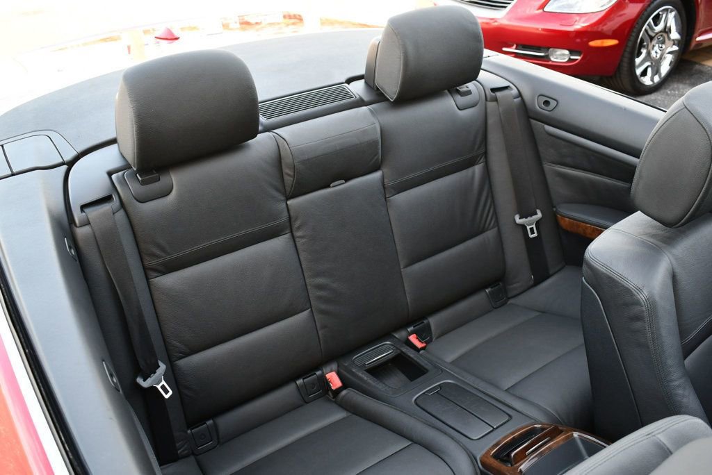 Used 2008 BMW 335i Convertible image 17