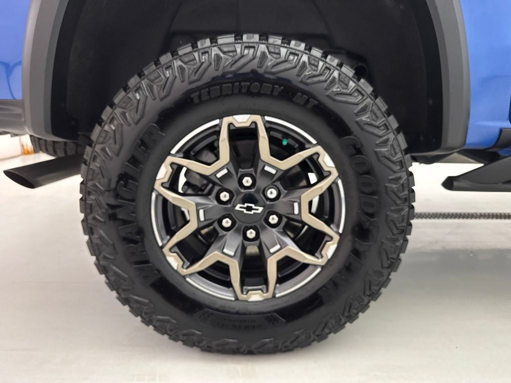 Used 2025 Chevrolet Colorado ZR2 AWD/4WD image 8