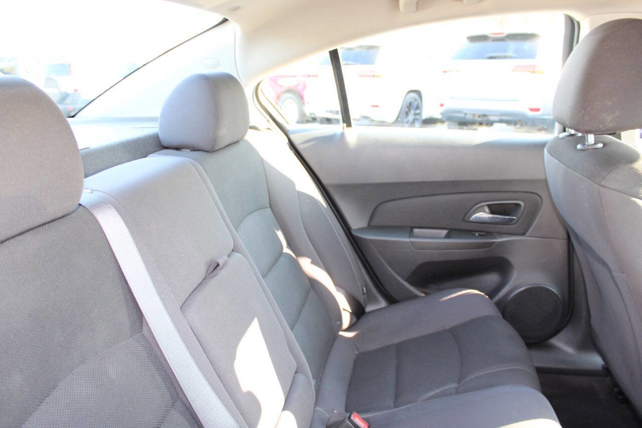 Used 2016 Chevrolet Cruze LT FWD image 18
