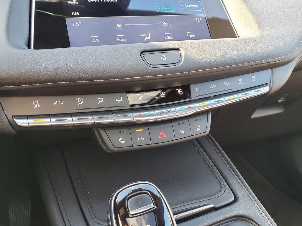 Used 2023 Cadillac XT4 Premium Luxury w/ Cold Weather Package AWD/4WD image 28