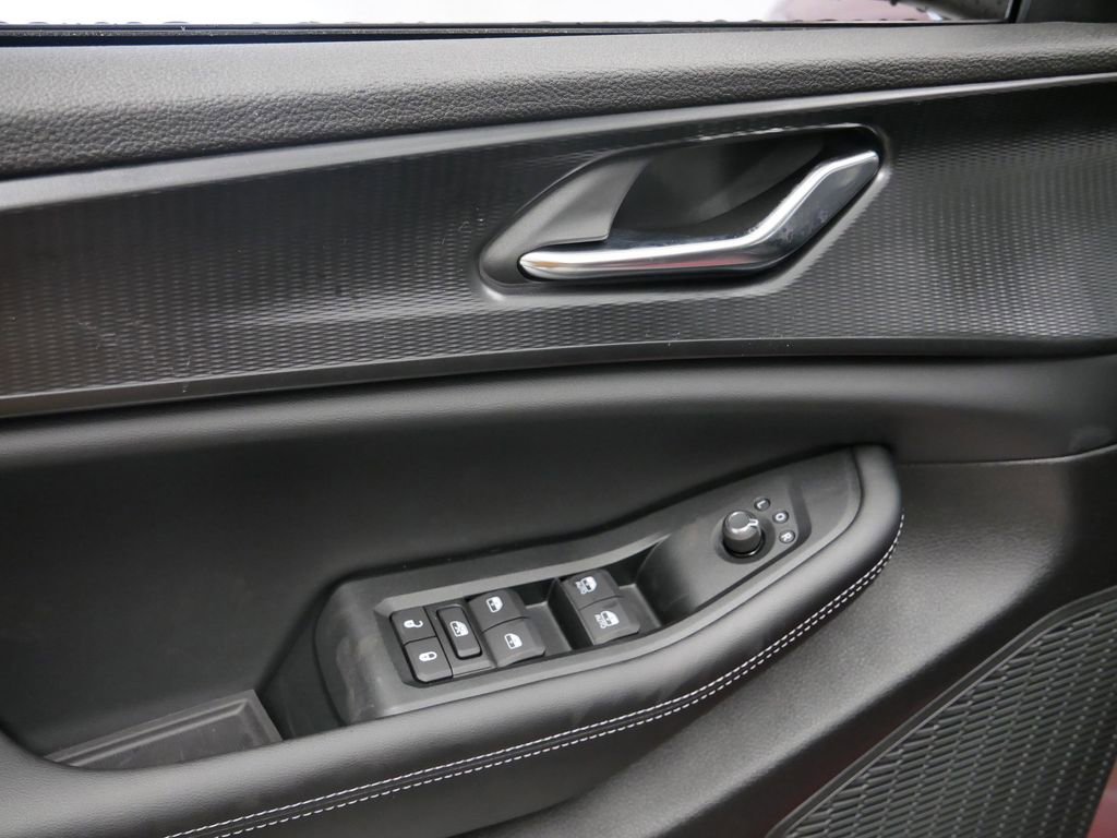 New 2025 Jeep Grand Cherokee Laredo w/ Luxury Tech Group I image 7