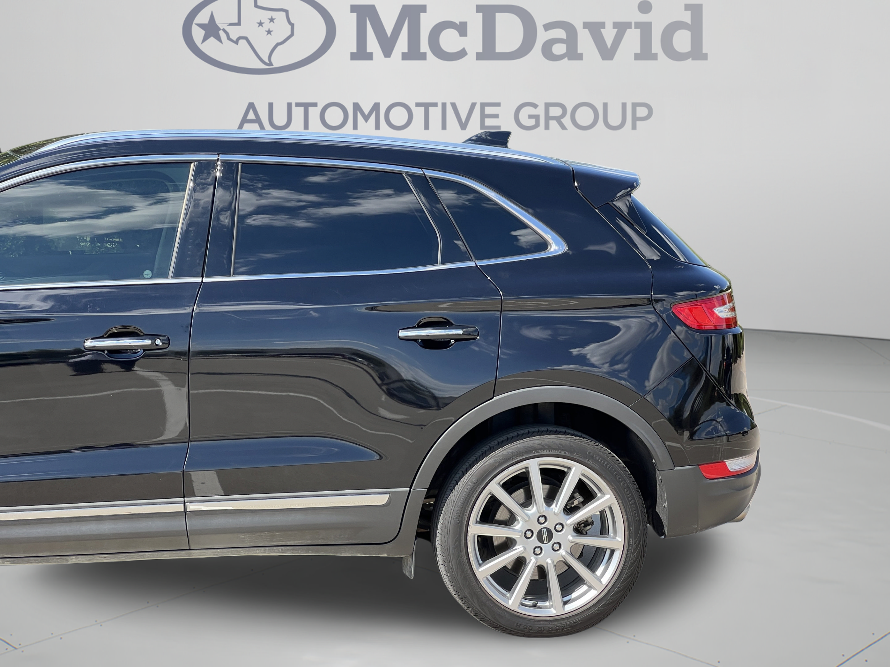 Used 2019 Lincoln MKC Reserve w/ MKC Technology Package FWD image 28