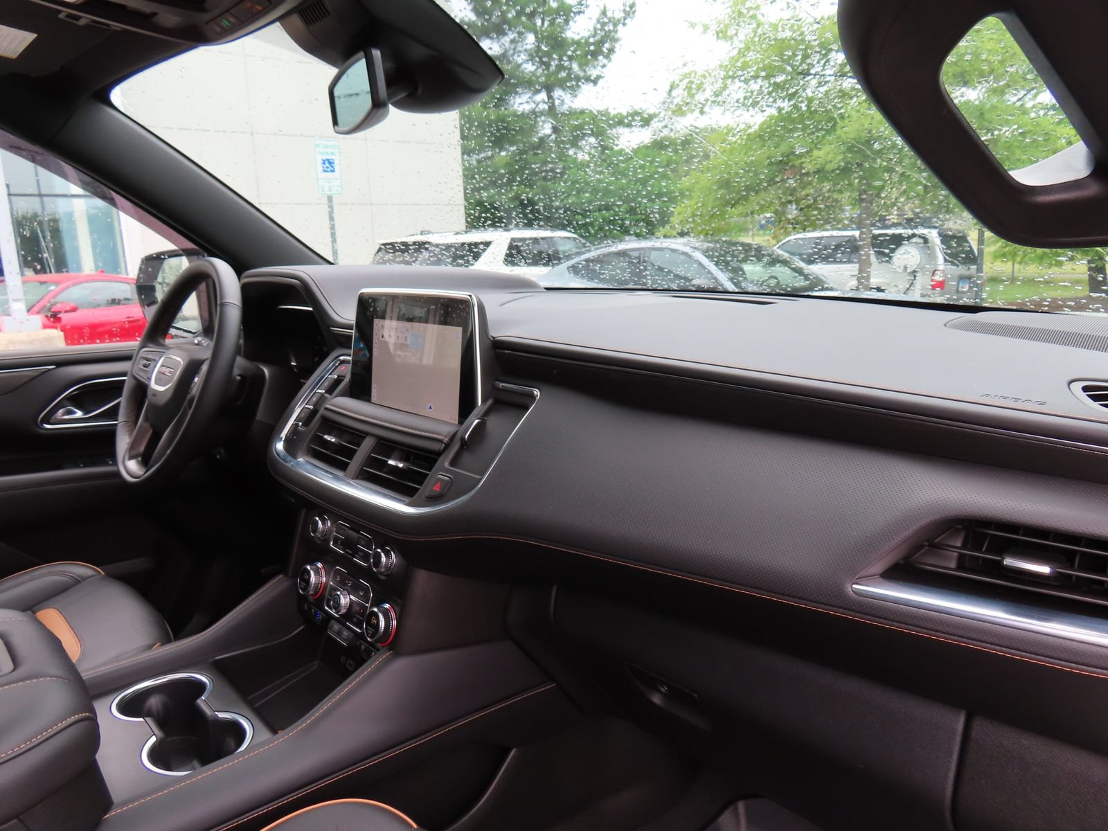 Used 2024 GMC Yukon XL AT4 w/ AT4 Premium Package AWD/4WD image 18