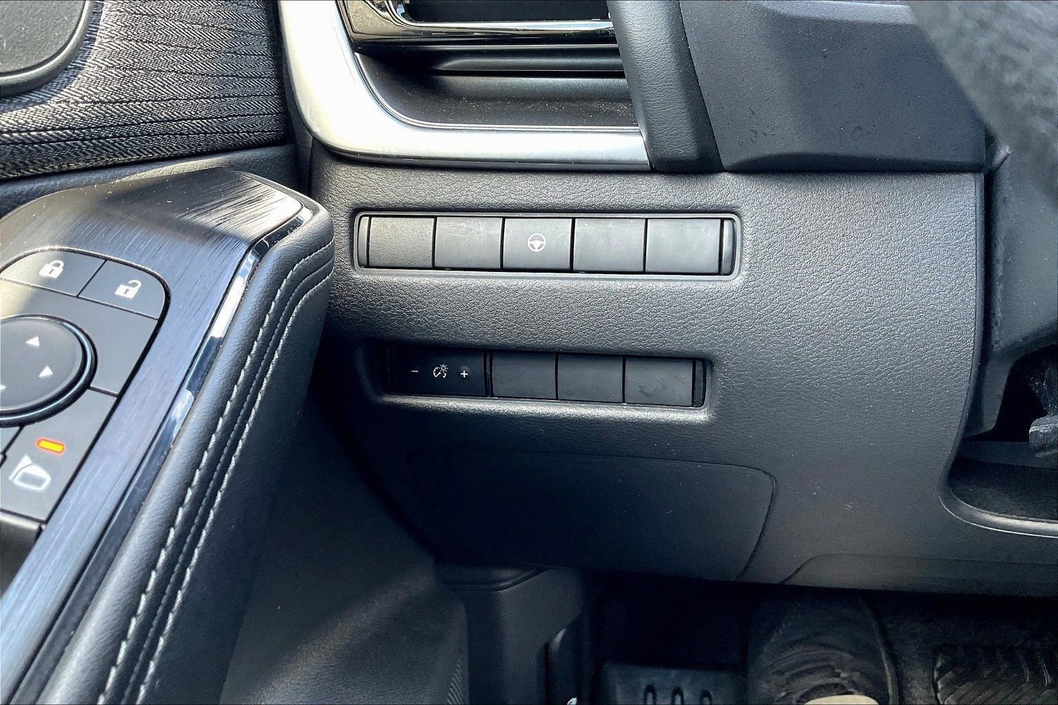 Certified 2022 Nissan Rogue SV image 39