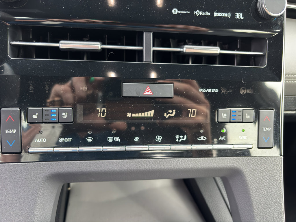 Used 2019 Toyota Avalon Limited w/ Advanced Safety Package FWD image 11